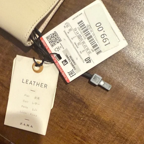 Zara Cream to the Knee Boots - Picture 2 of 9